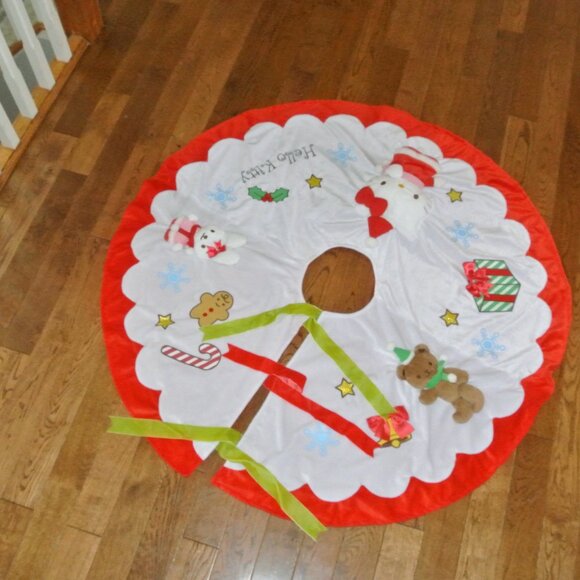 HELLO KITTY Vintage Christmas Tree Skirt - Picture 2 of 8